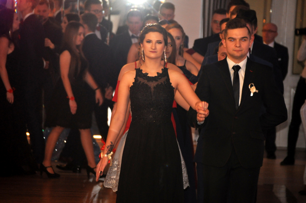 Tak się bawi Ekonomik na studniówce – FOTOGALERIA