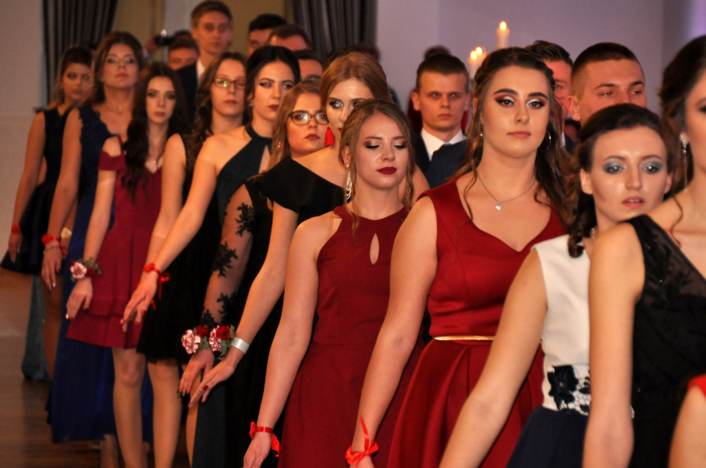 Tak się bawi Ekonomik na studniówce – FOTOGALERIA