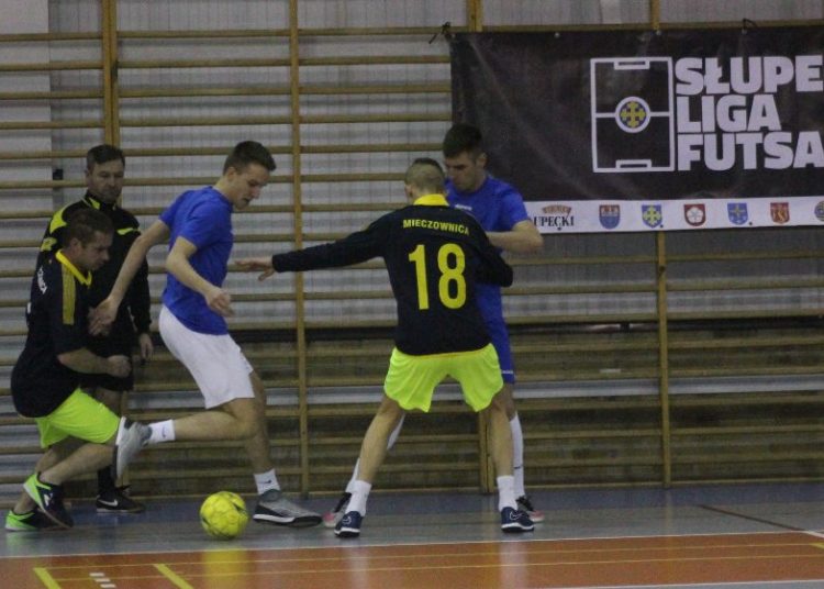 SLF Pierwsza wygrana Mieczownicy, pierwsza porażka Mebli