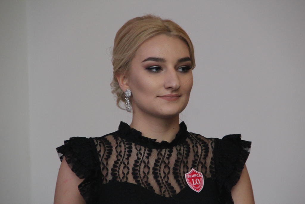 LO: Maturzyści bawią się na studniówce ZDJĘCIA