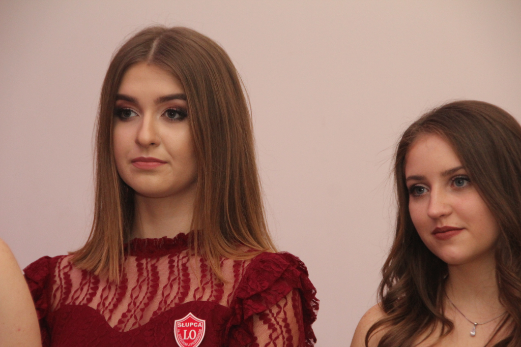 LO: Maturzyści bawią się na studniówce ZDJĘCIA