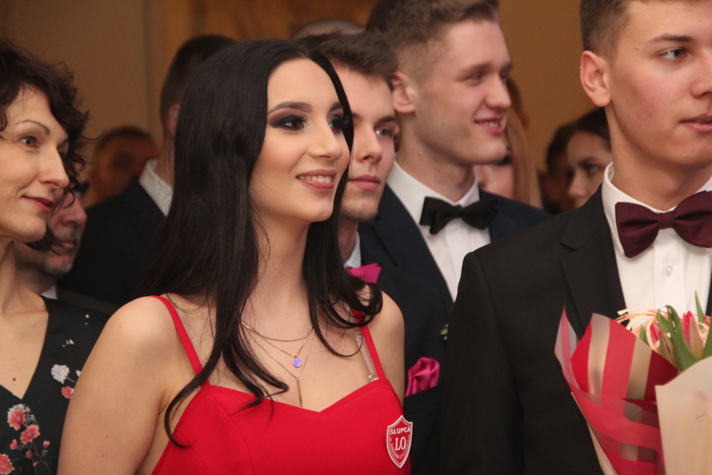 LO: Maturzyści bawią się na studniówce ZDJĘCIA