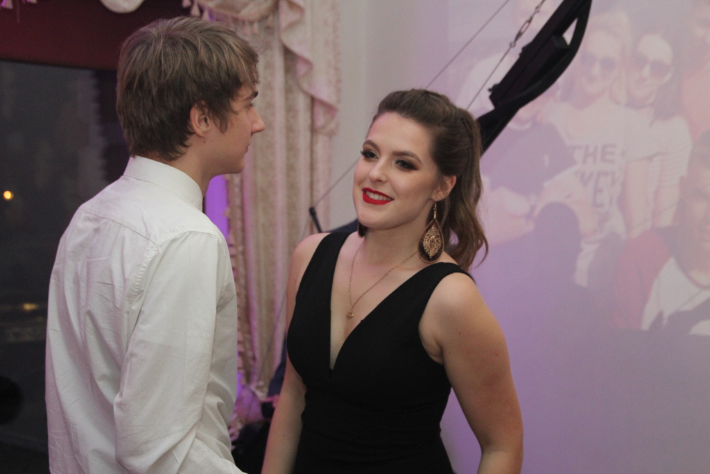 Studniówka LO: Tak się bawią maturzyści ZDJĘCIA