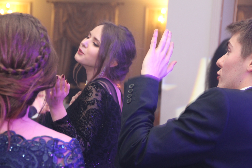 Studniówka LO: Tak się bawią maturzyści ZDJĘCIA