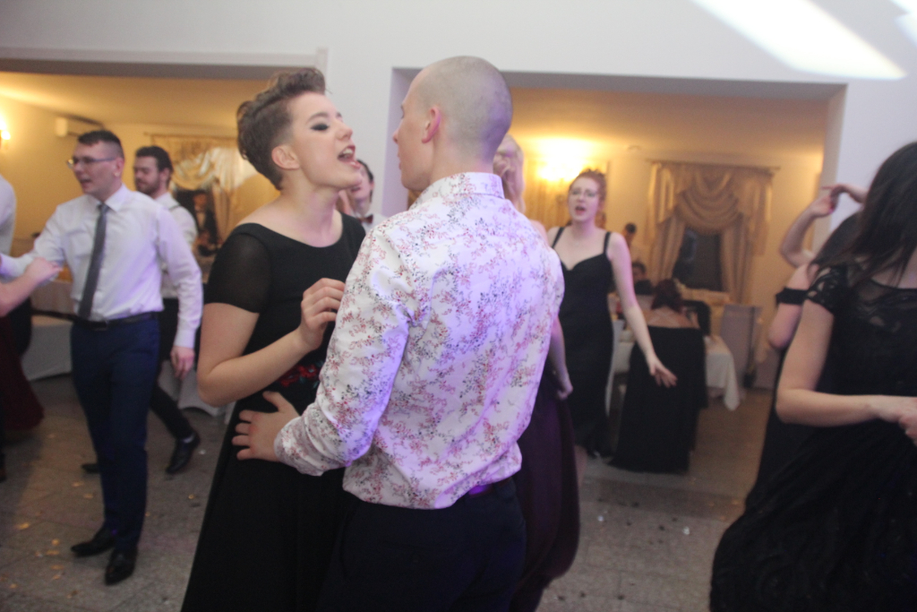 Studniówka LO: Tak się bawią maturzyści ZDJĘCIA