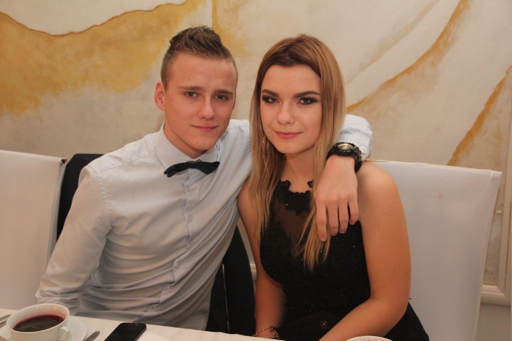 Studniówka LO: Tak się bawią maturzyści ZDJĘCIA