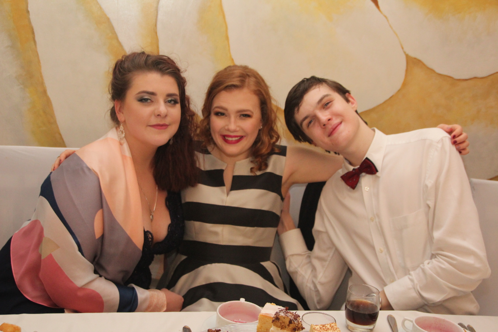 Studniówka LO: Tak się bawią maturzyści ZDJĘCIA