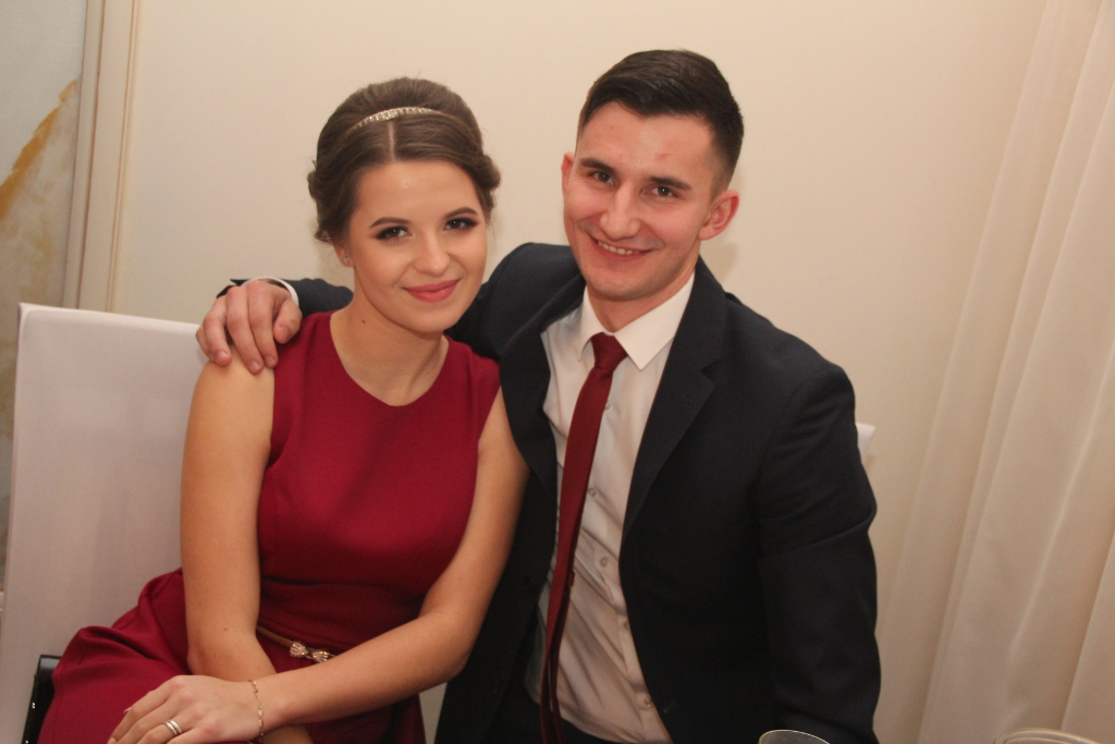 Studniówka LO: Tak się bawią maturzyści ZDJĘCIA