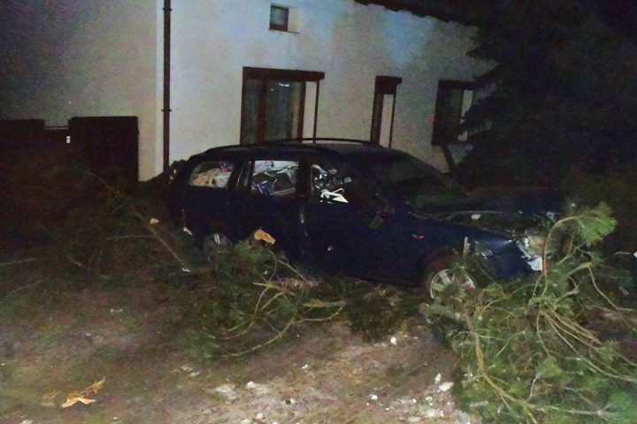 Samochodem wjechał w dom ZDJĘCIA