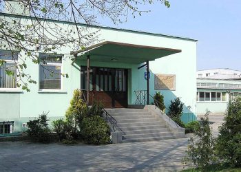 Gimnazjaliści ewakuowani. Co się stało w szkole?