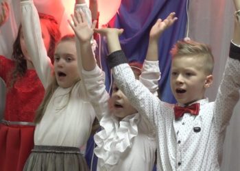 Strzałkowo: Dzień Babci i Dziadka w II B