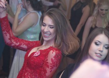 Studniówkowe szaleństwo w LO. Zobacz film!