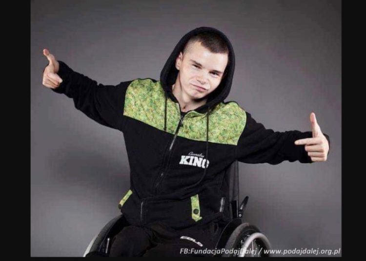 Maciek chce grać w rugby. Zbiera na wózek