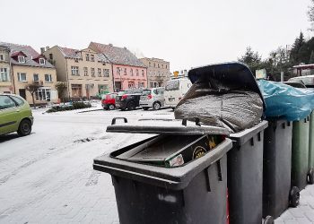 Segregacja kuleje, a władze dokładają
