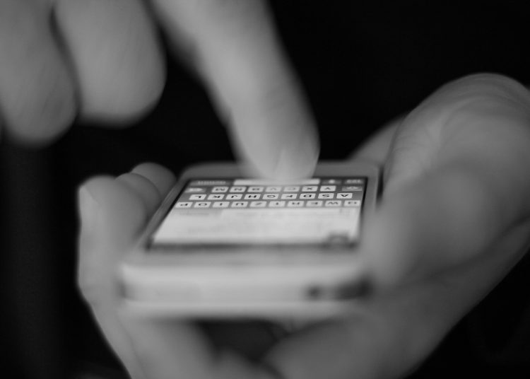 Mężczyzna już wisiał. Wcześniej wysłał SMS