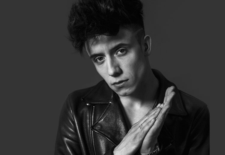 Dawid Kwiatkowski zaśpiewa na Spotkaniach z Folklorem