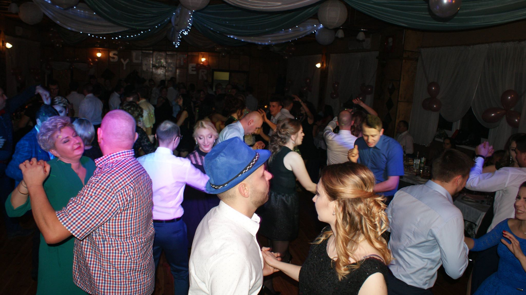 Tak się bawią w  Wierzbocicach