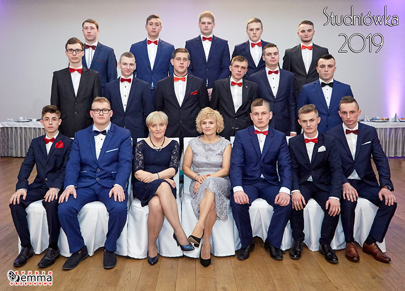 Studniówka CKZiU ZDJĘCIA KLASOWE