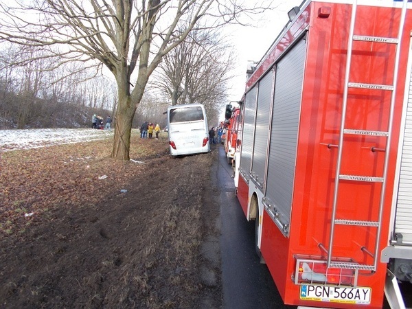 Wypadek słupeckiego autobusu z morsami [ZDJĘCIA]