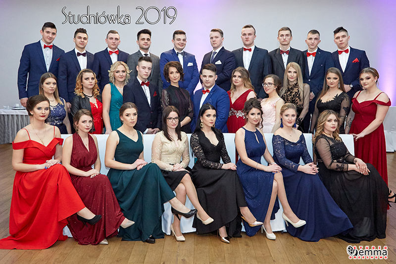 Studniówka CKZiU ZDJĘCIA KLASOWE