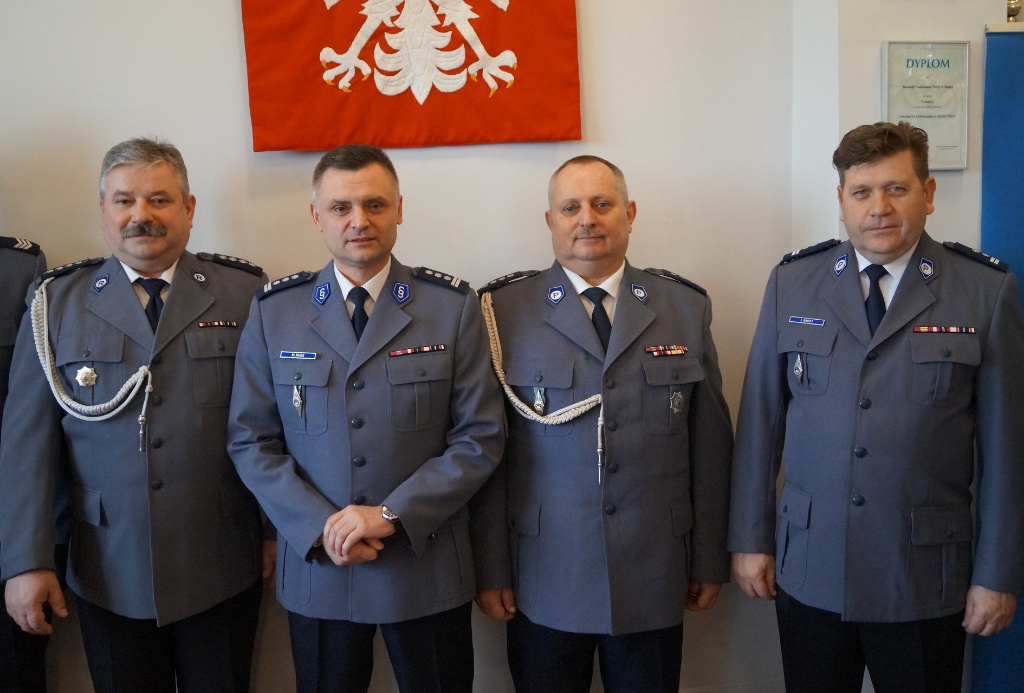 Policjanci przeszli na emeryturę