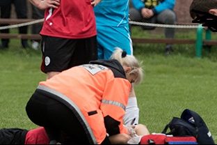 Zbiera pieniądze na leczenie. Możesz pomóc!