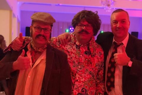 Maluch na holu, na stole czernina. Bal PRL w Czardaszu