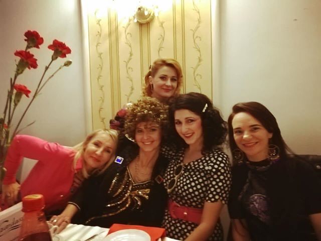 Maluch na holu, na stole czernina. Bal PRL w Czardaszu