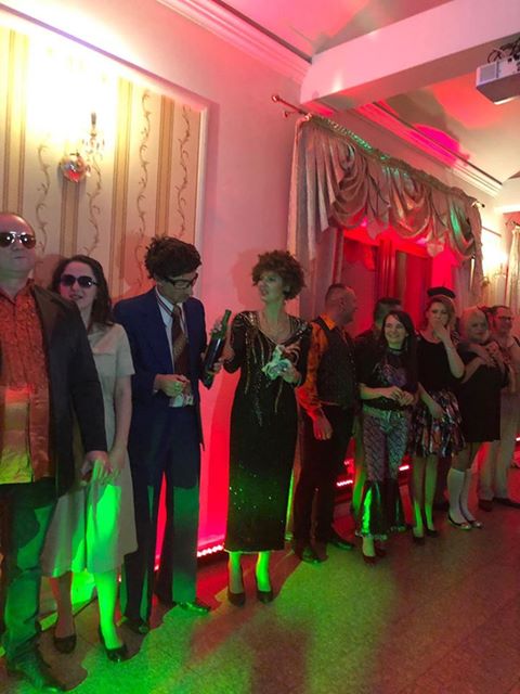 Maluch na holu, na stole czernina. Bal PRL w Czardaszu