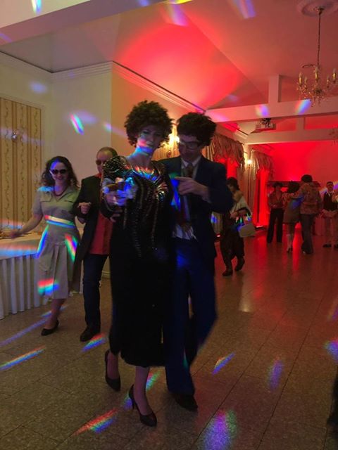 Maluch na holu, na stole czernina. Bal PRL w Czardaszu