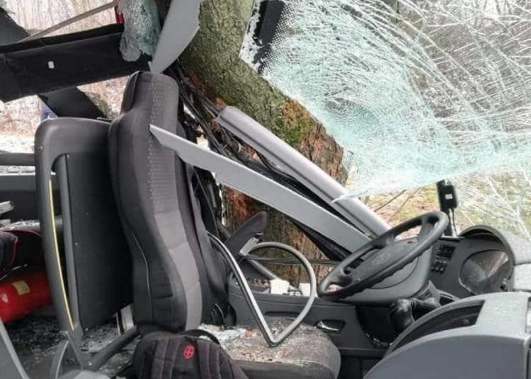 Wypadek słupeckiego autobusu z morsami [ZDJĘCIA]