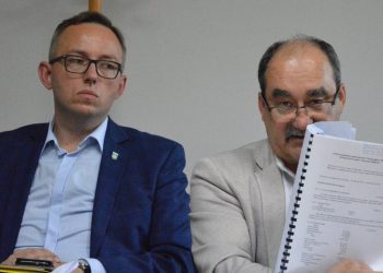 Osamotniony burmistrz. Co dalej?