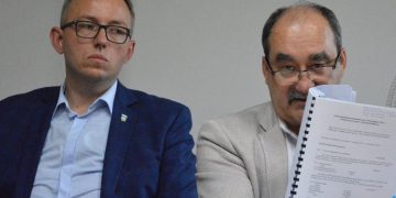 Osamotniony burmistrz. Co dalej?