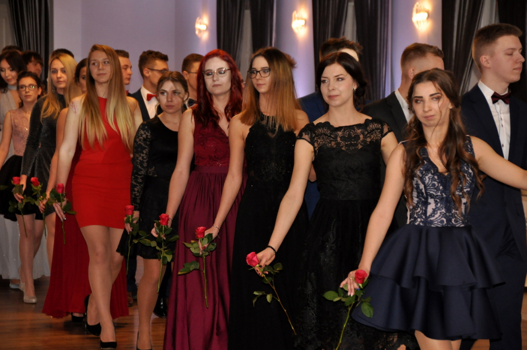 Studniówka Zespołu Szkół Zawodowych [GALERIA]