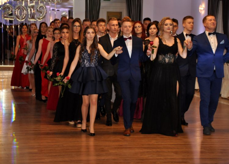 Studniówka Zespołu Szkół Zawodowych [GALERIA]