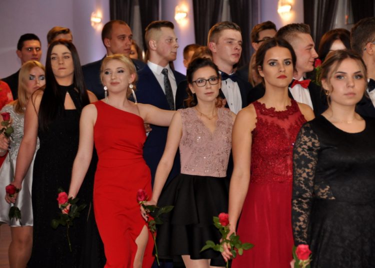 Studniówka Zespołu Szkół Zawodowych [GALERIA]