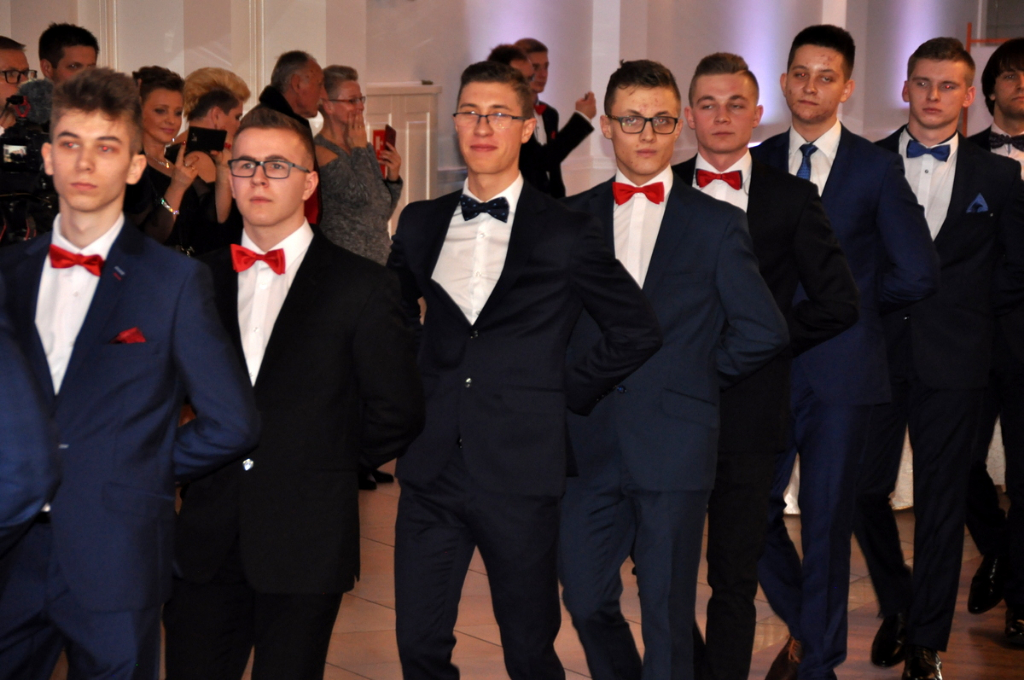 Studniówka Zespołu Szkół Zawodowych [GALERIA]