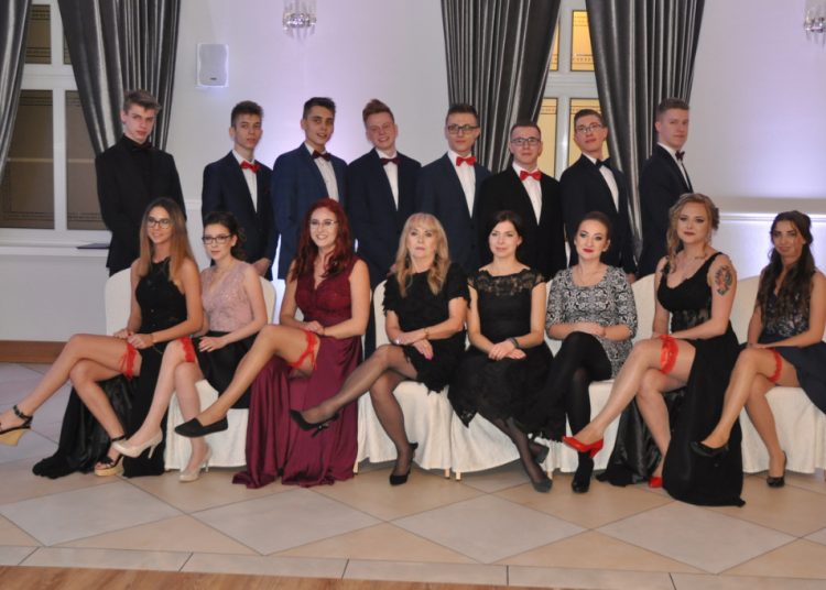 Studniówka Zespołu Szkół Zawodowych [GALERIA]