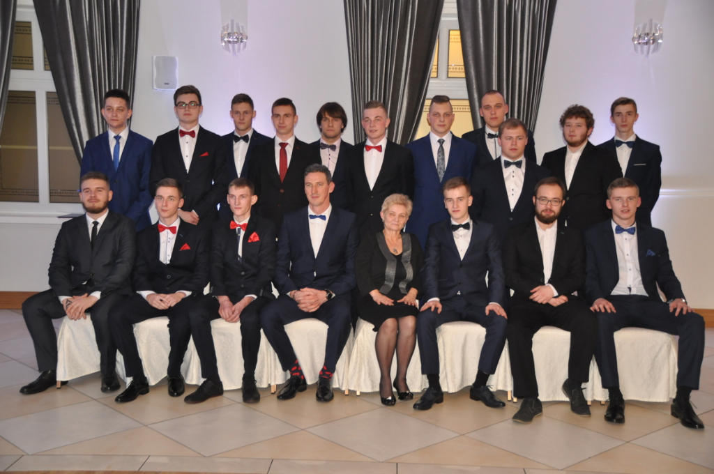 Studniówka Zespołu Szkół Zawodowych [GALERIA]