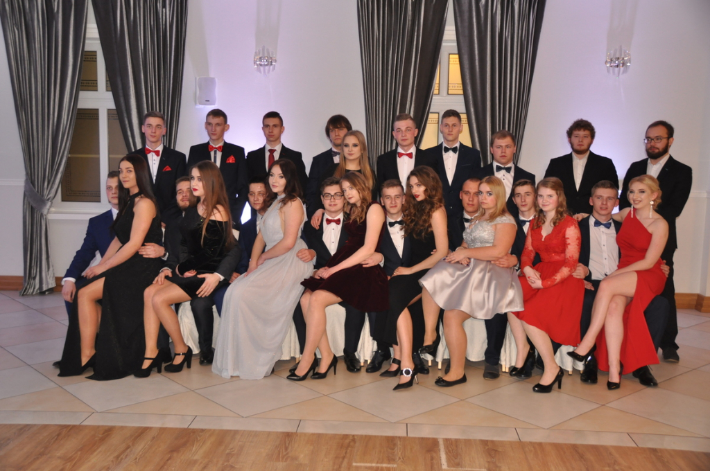 Studniówka Zespołu Szkół Zawodowych [GALERIA]