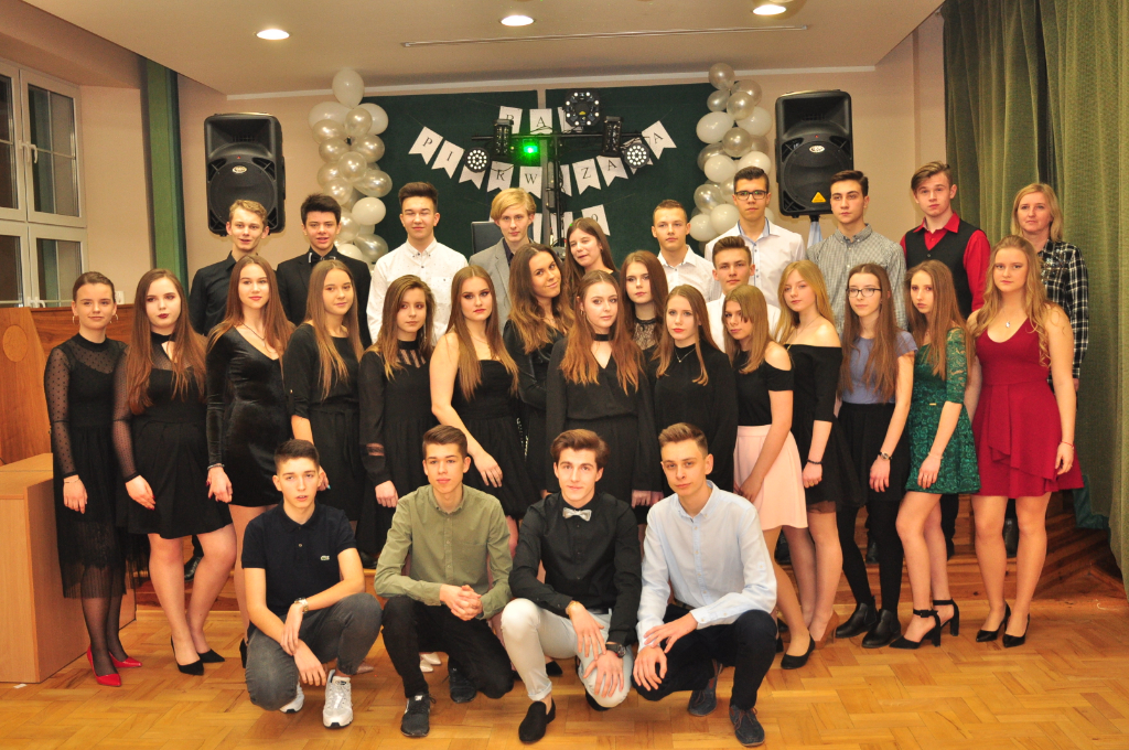 Bal Pierwszaka w LO. Zobacz zdjęcia!