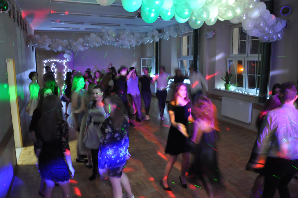 Bal Pierwszaka w LO. Zobacz zdjęcia!