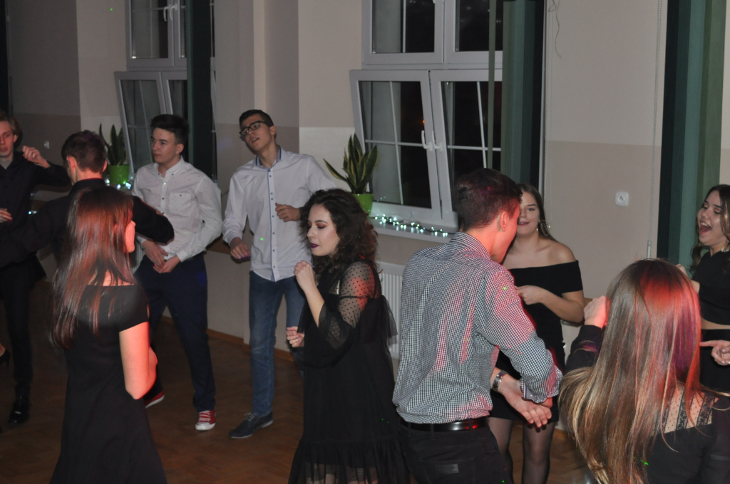 Bal Pierwszaka w LO. Zobacz zdjęcia!