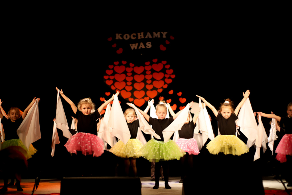 Dzień Babci i Dziadka w Jarzębince ZDJĘCIA