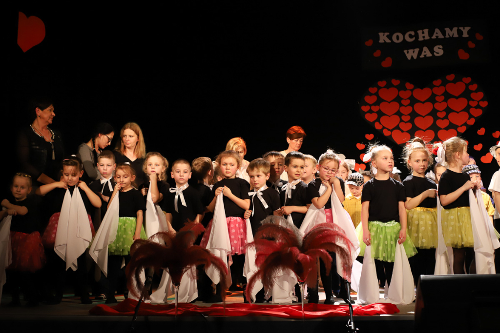 Dzień Babci i Dziadka w Jarzębince ZDJĘCIA