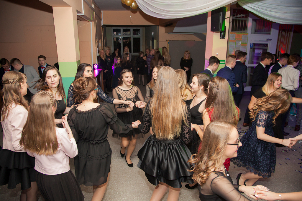 Bal ósmych klas SP 3 – GALERIA i ZDJĘCIA GRUPOWE