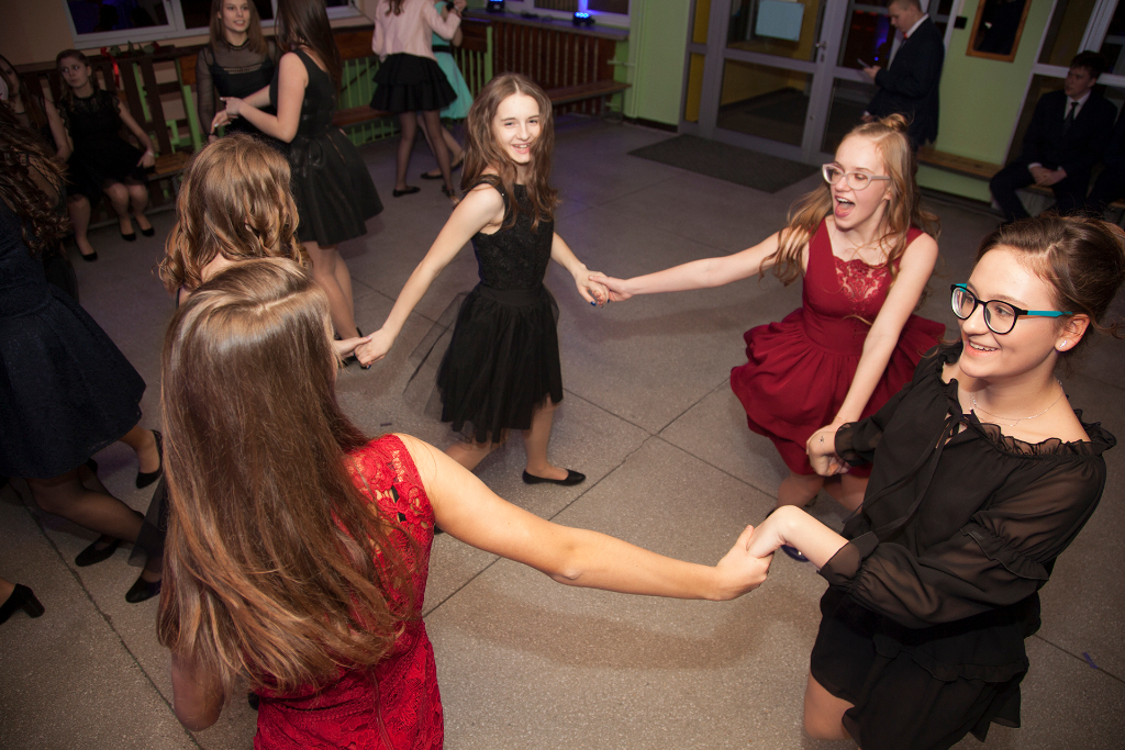 Bal ósmych klas SP 3 – GALERIA i ZDJĘCIA GRUPOWE