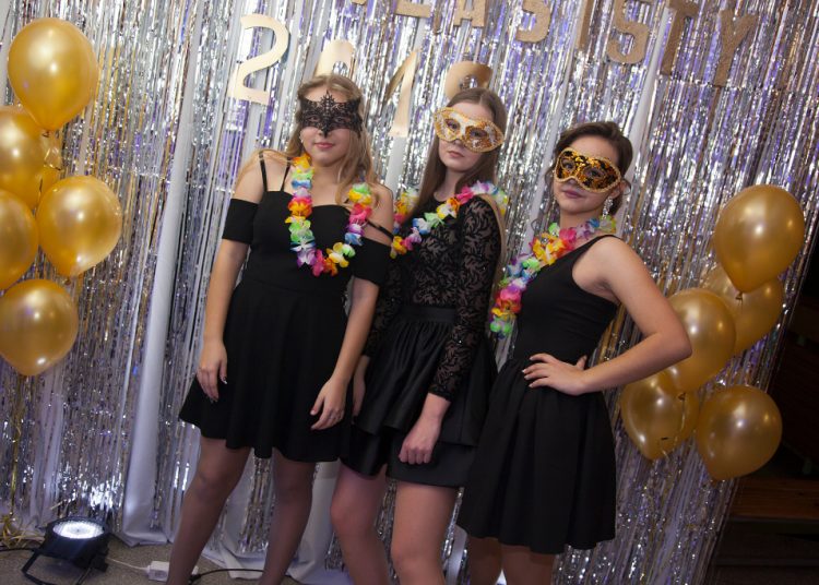 Bal ósmych klas SP 3 – GALERIA i ZDJĘCIA GRUPOWE