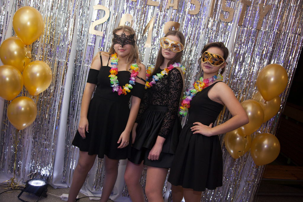 Bal ósmych klas SP 3 – GALERIA i ZDJĘCIA GRUPOWE