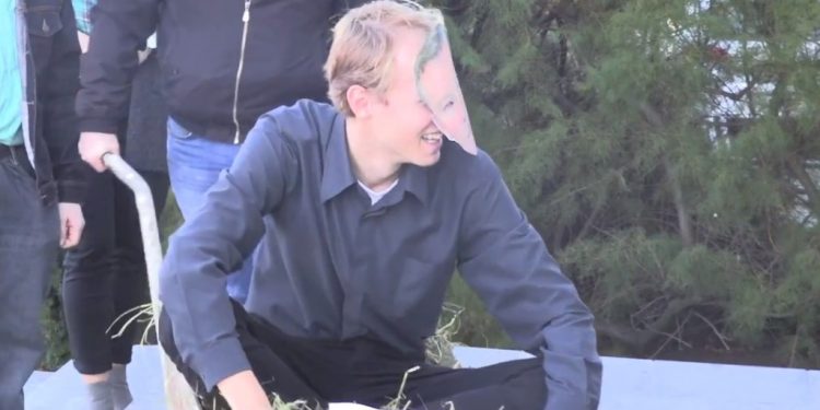 Pomagał w kampanii, robi w starostwie